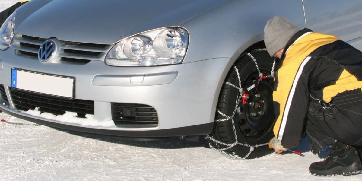 Lescars Anfahrhilfe Auto: Schneeketten Größe S für Reifen 195/65
