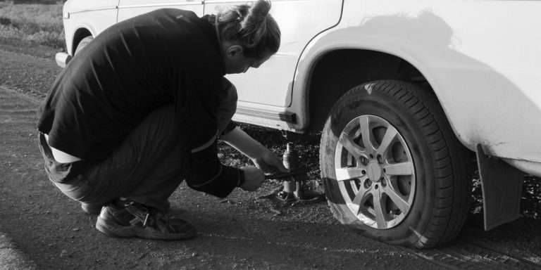 Was Ist Beim Radwechsel Mit Einem Wagenheber Zu Beachten 101 ᐅ Was Ist Beim Radwechsel Mit Einem Wagenheber Zu Beachten?